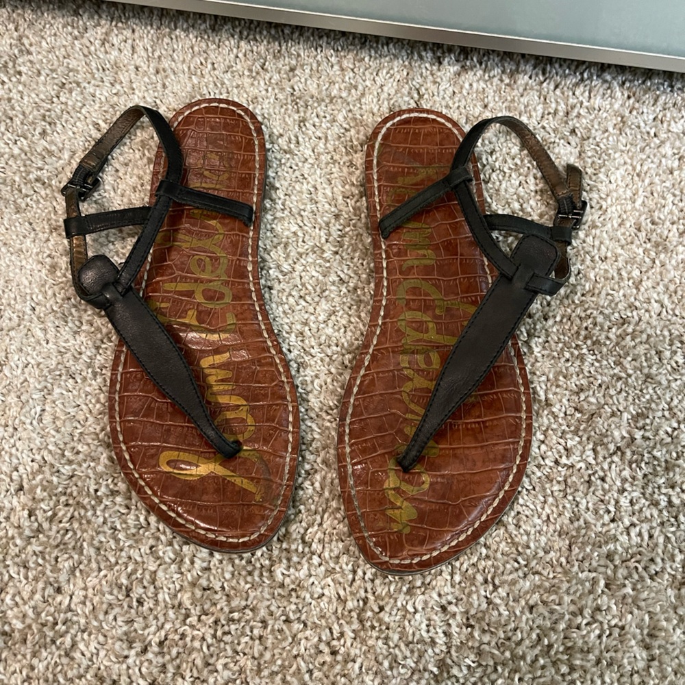 Sam Elderman, Black t-strap sandals size 6